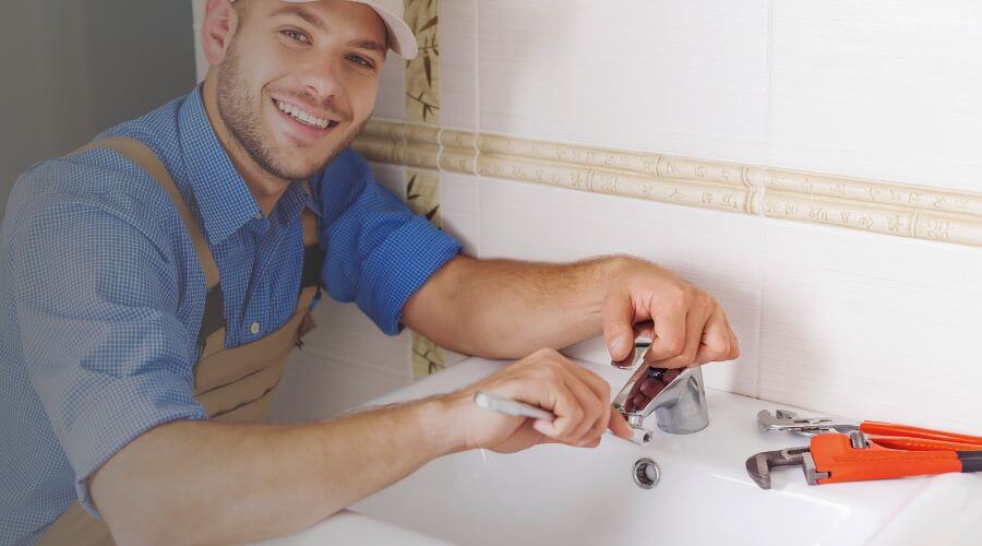 Expert burst pipe repair services in Pomona, KS